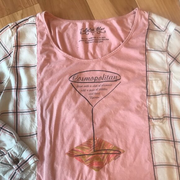 Reworked Flannel Shirt, Size S to M: Upcycled Oversized Cosmopolitan Graphic Tee - Picture 5 of 12